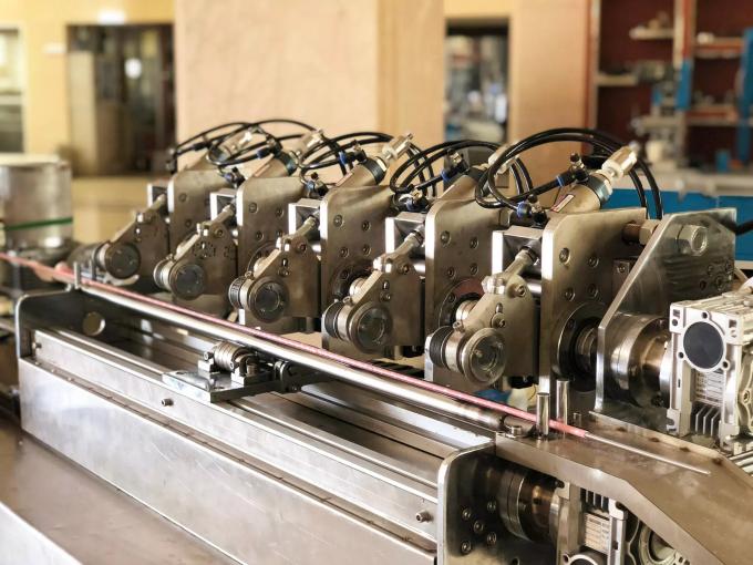 آلة صنع قشور الشرب ذات القواطع المتعددة السرعة العالية بـ 40 متر في الدقيقة
