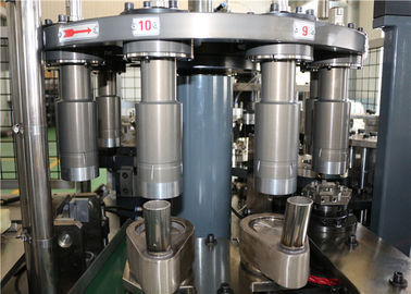 آلة تشكيل مناديل السيارات تلقائيًا لصندوق الأسطوانات مع نظام الهواء الساخن والموجات فوق الصوتية